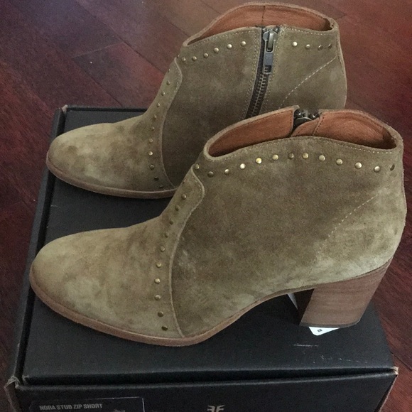 Frye Womens Nora Stud Short Inside Zip Boot